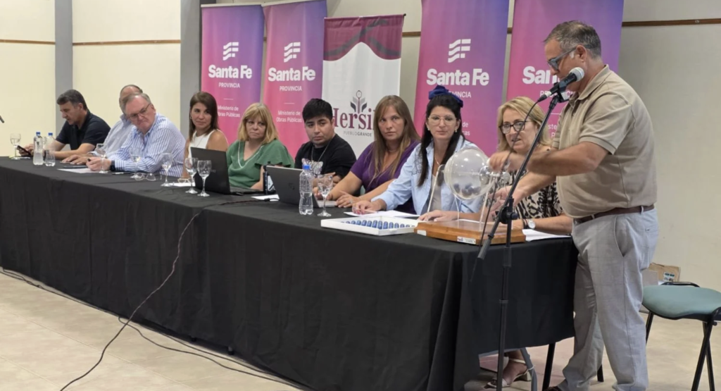 EN HERSILIA SE REALIZÓ EL SORTEO DE 10 VIVIENDAS CONSTRUIDAS POR LA PROVINCIA POR ADMINISTRACIÓN COMUNAL